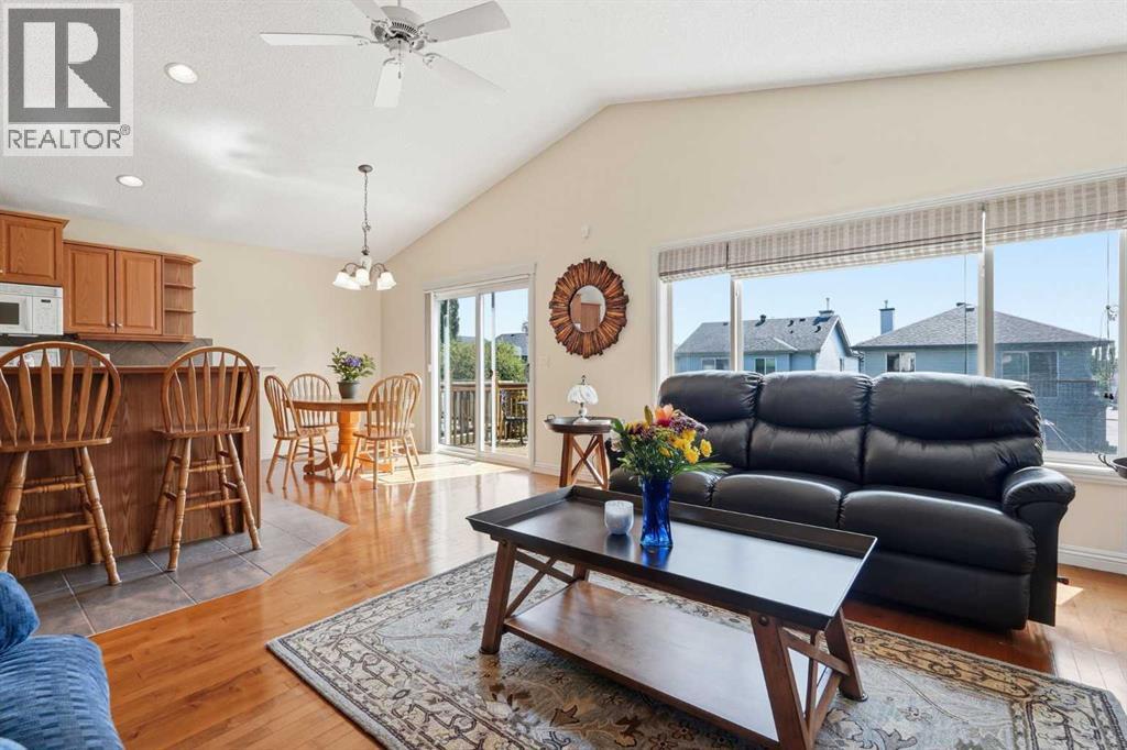 128 Covehaven Gardens NE, Calgary, Alberta  T3K 6A2 - Photo 6 - A2338468