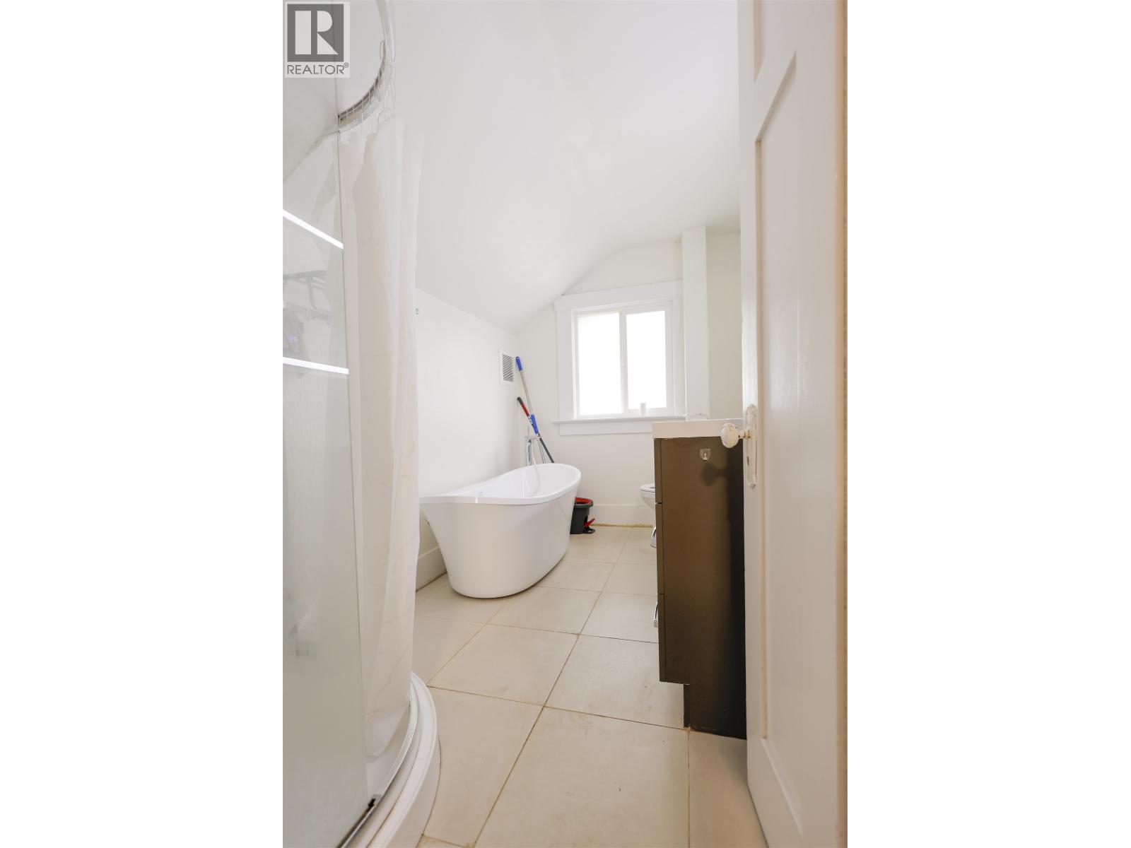 3874 W 13th Avenue, Vancouver, British Columbia V6R 2S8 - Photo 11 - R3155311