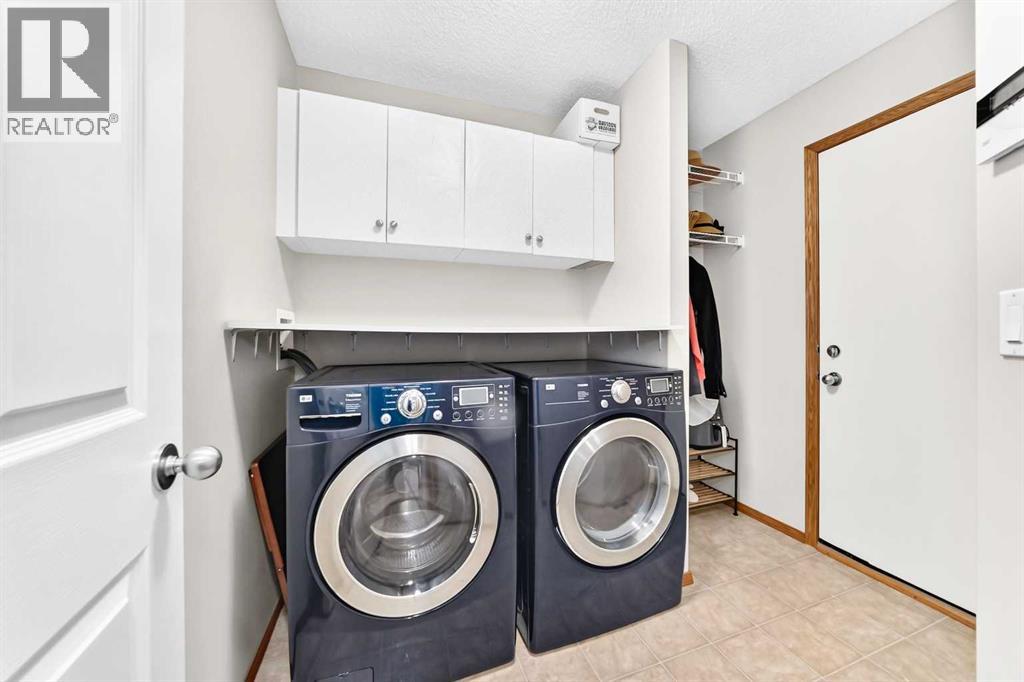 144 Cougarstone Common SW, Calgary, Alberta  T3H 5P5 - Photo 16 - A2338157