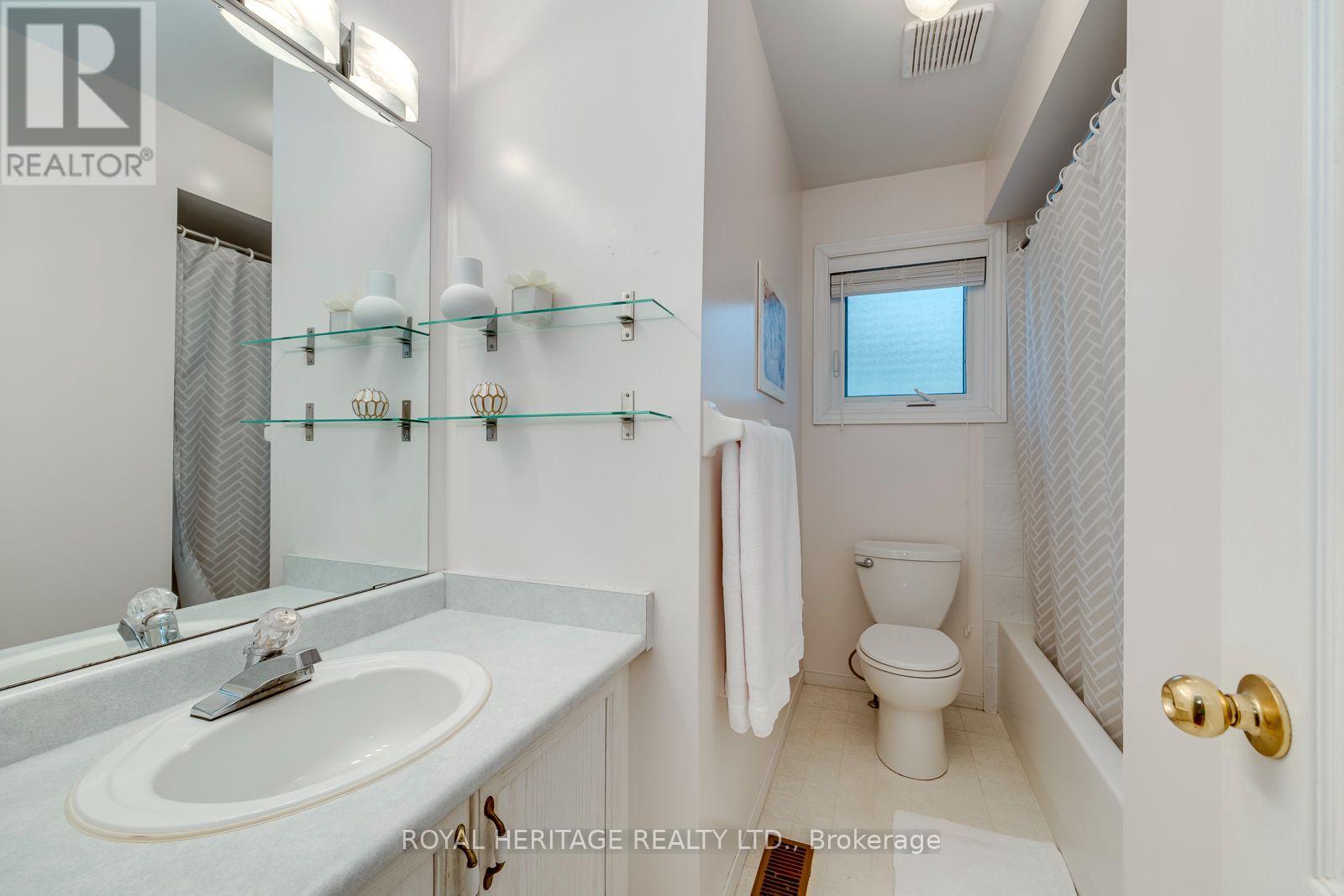 1451 Ravensmoor Crescent, Mississauga, Ontario  L5M 3L4 - Photo 31 - W13623866