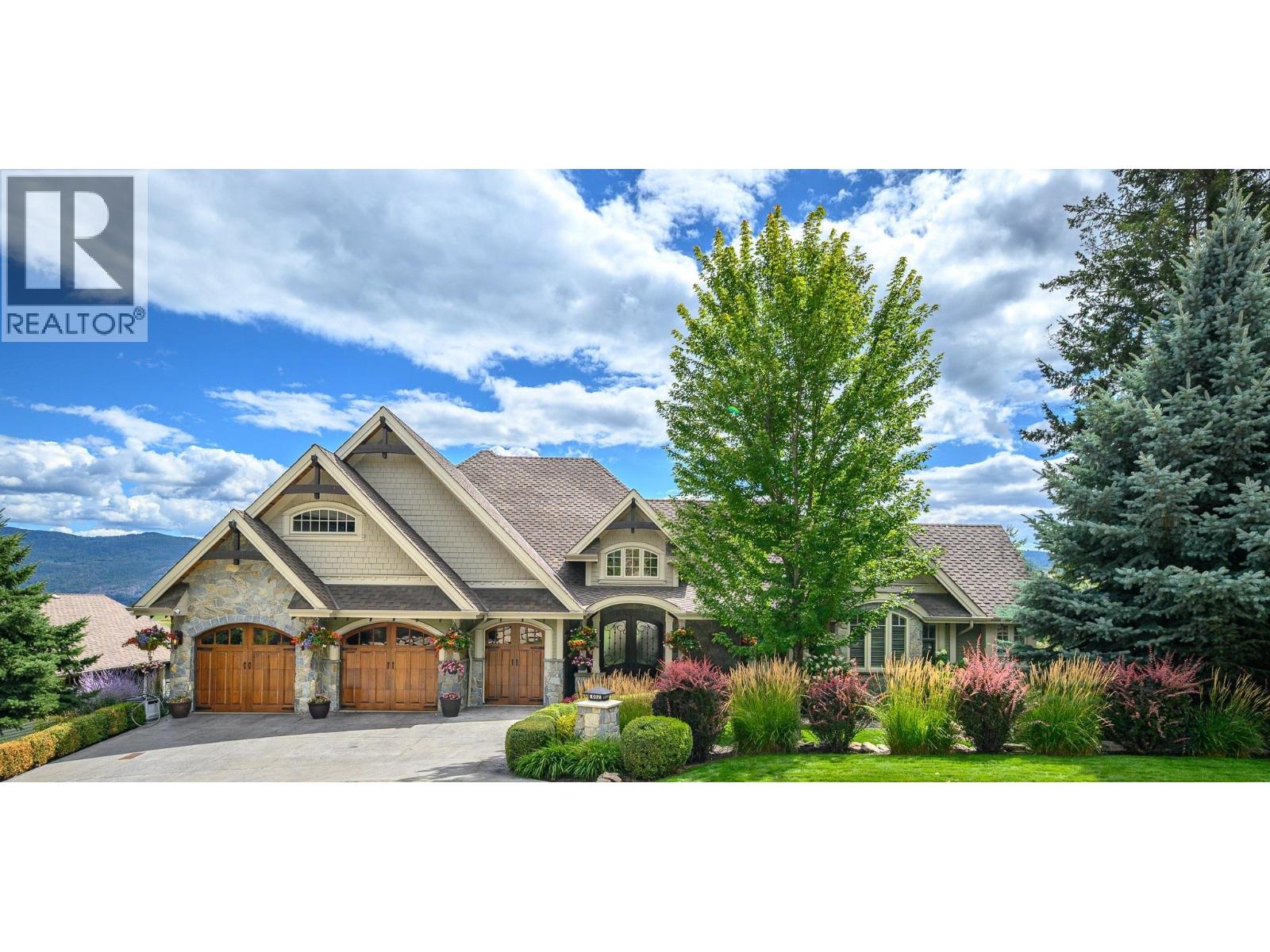 602 Falcon Point Way, Vernon, British Columbia  V1H 2H7 - Photo 2 - 10398517