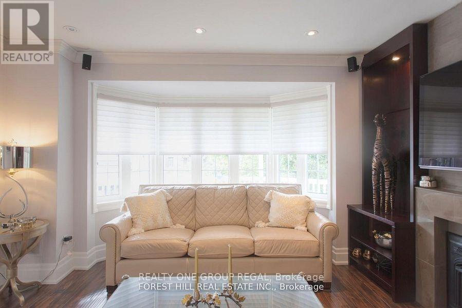 136 Hollywood Avenue N, Toronto, Ontario  M2N 3K3 - Photo 3 - C13704846