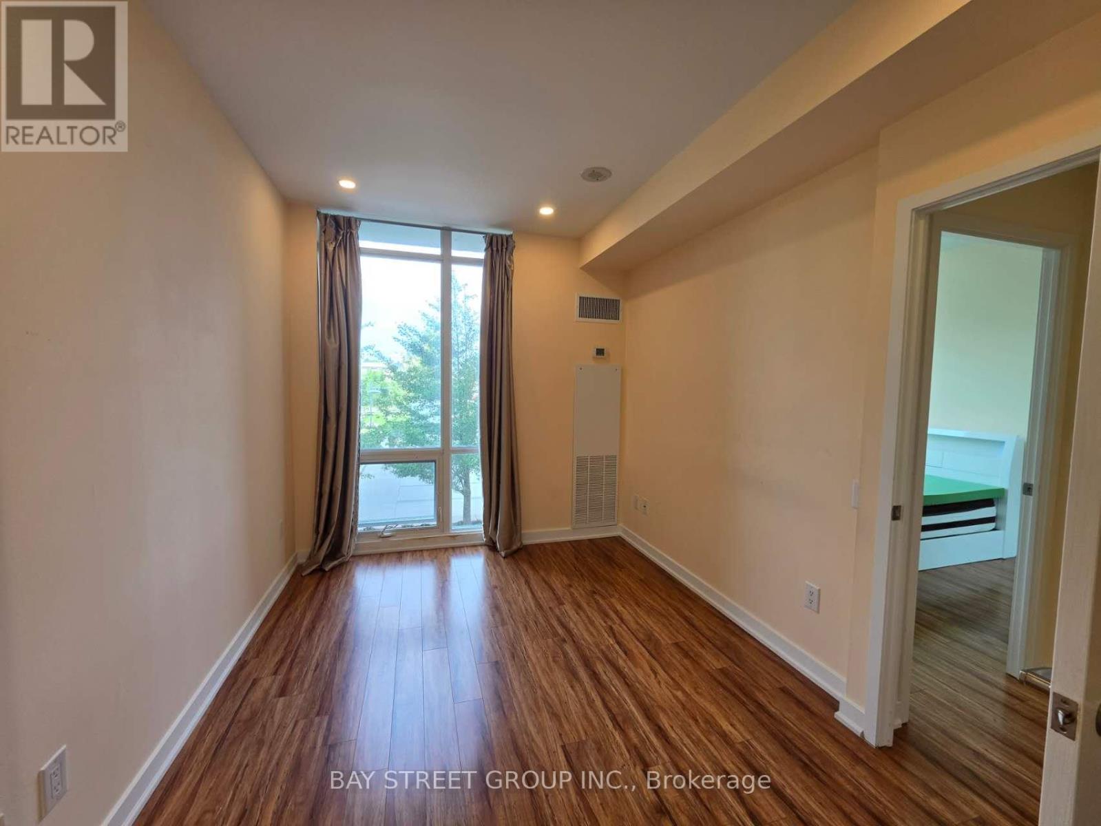 Th 3 - 29 Singer Court, Toronto, Ontario  M2K 0B3 - Photo 13 - C13704856