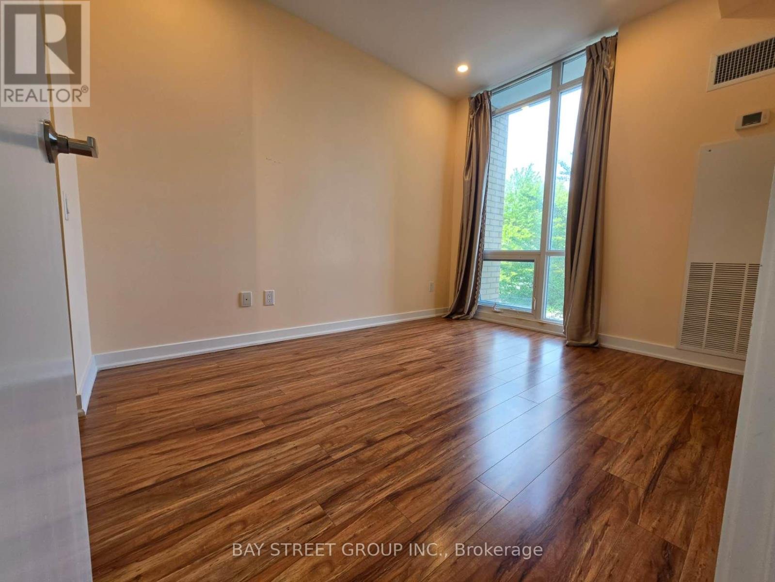 Th 3 - 29 Singer Court, Toronto, Ontario  M2K 0B3 - Photo 14 - C13704856