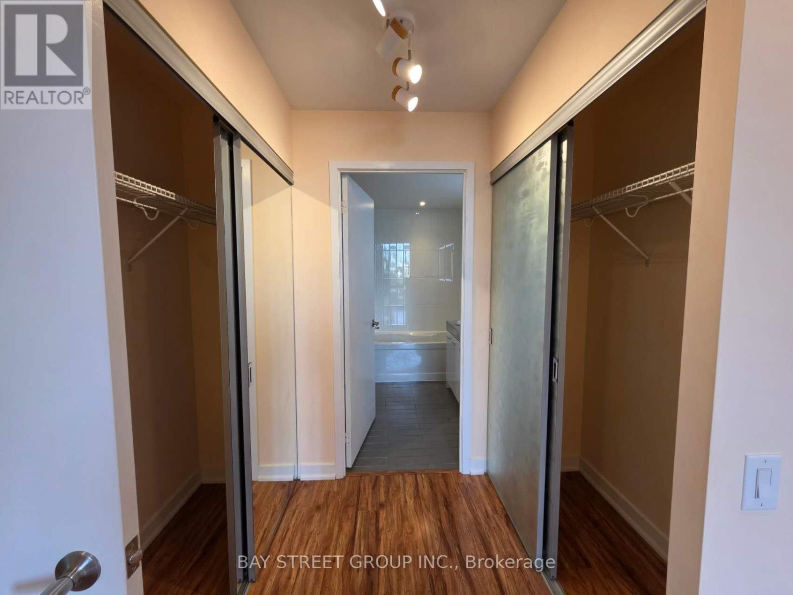 Th 3 - 29 Singer Court, Toronto, Ontario  M2K 0B3 - Photo 15 - C13704856