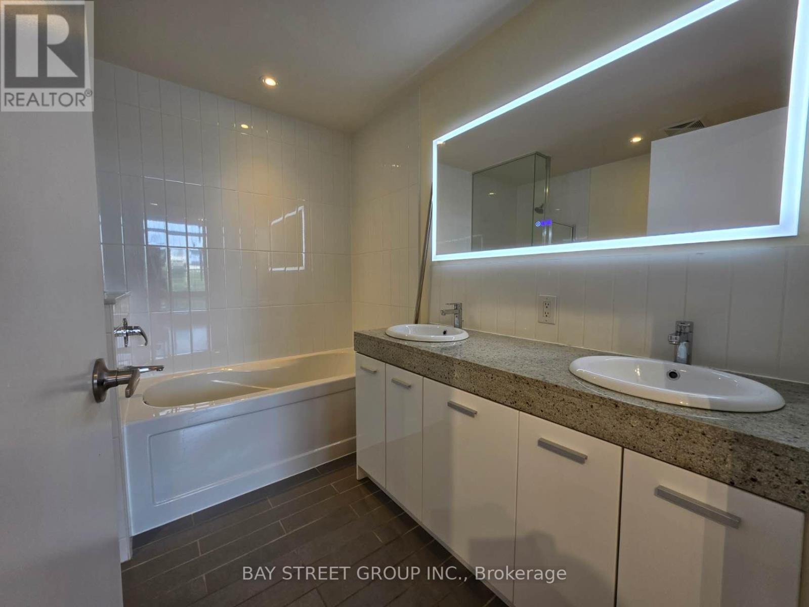 Th 3 - 29 Singer Court, Toronto, Ontario  M2K 0B3 - Photo 16 - C13704856