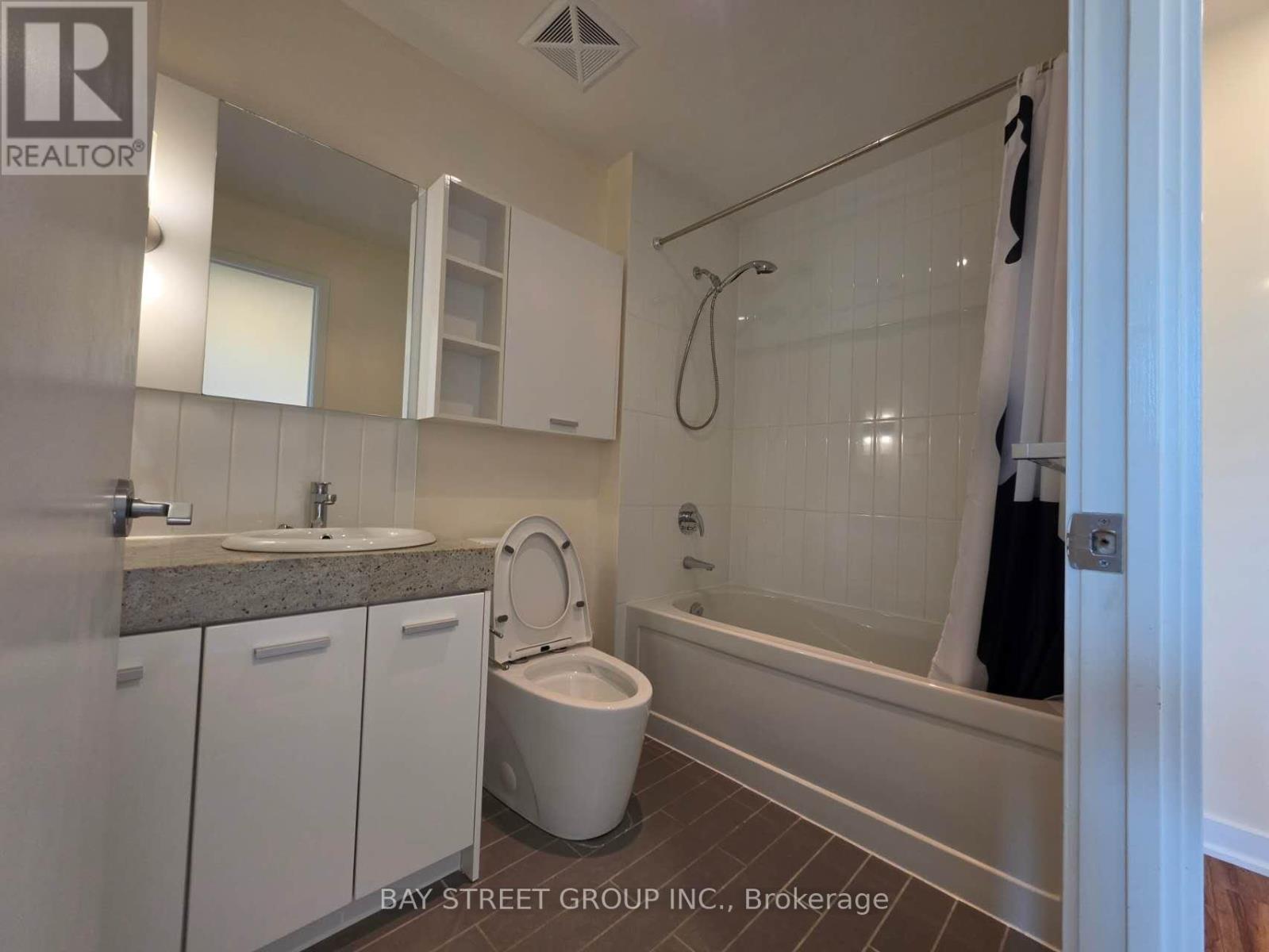 Th 3 - 29 Singer Court, Toronto, Ontario  M2K 0B3 - Photo 21 - C13704856