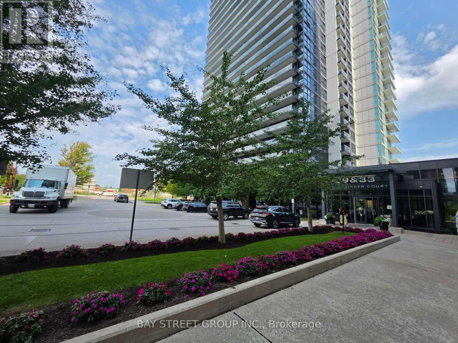Th 3 - 29 Singer Court, Toronto, Ontario  M2K 0B3 - Photo 3 - C13704856
