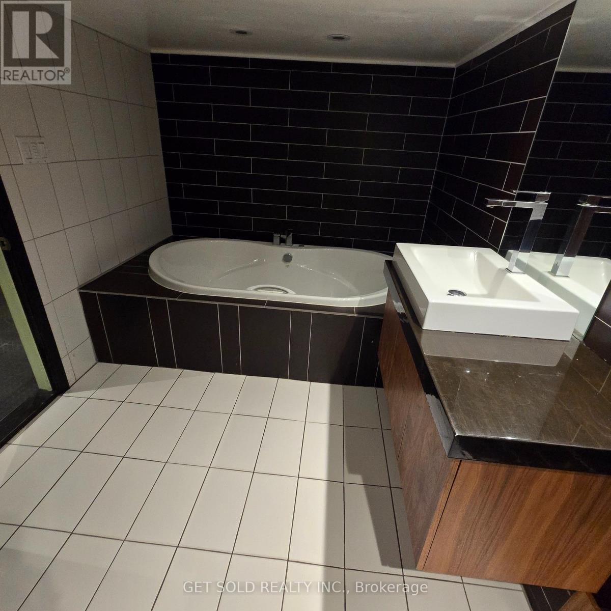 348 Dupont Street, Toronto, Ontario  M5R 1V9 - Photo 17 - C13704862