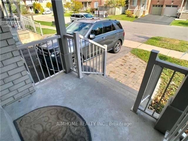 42 Holmwood Street, Richmond Hill, Ontario  L4B 4K5 - Photo 2 - N13704854