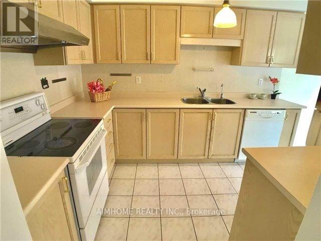 42 Holmwood Street, Richmond Hill, Ontario  L4B 4K5 - Photo 7 - N13704854
