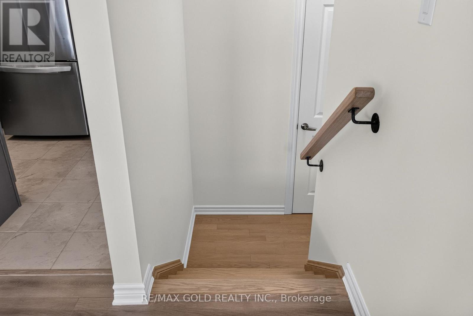 32 Twinflower Way, Brampton, Ontario  L6P 0A1 - Photo 10 - W13704832