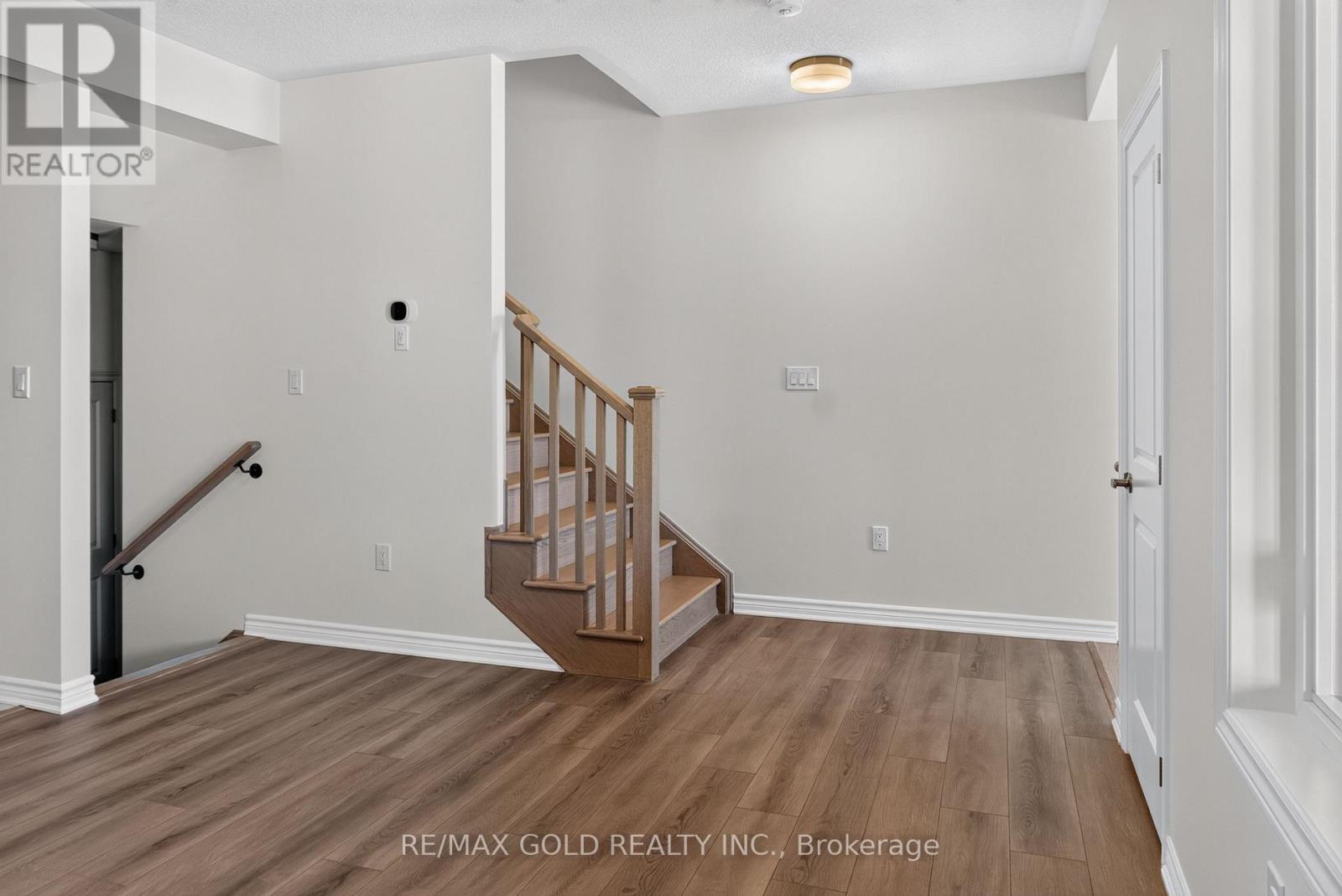 32 Twinflower Way, Brampton, Ontario  L6P 0A1 - Photo 5 - W13704832
