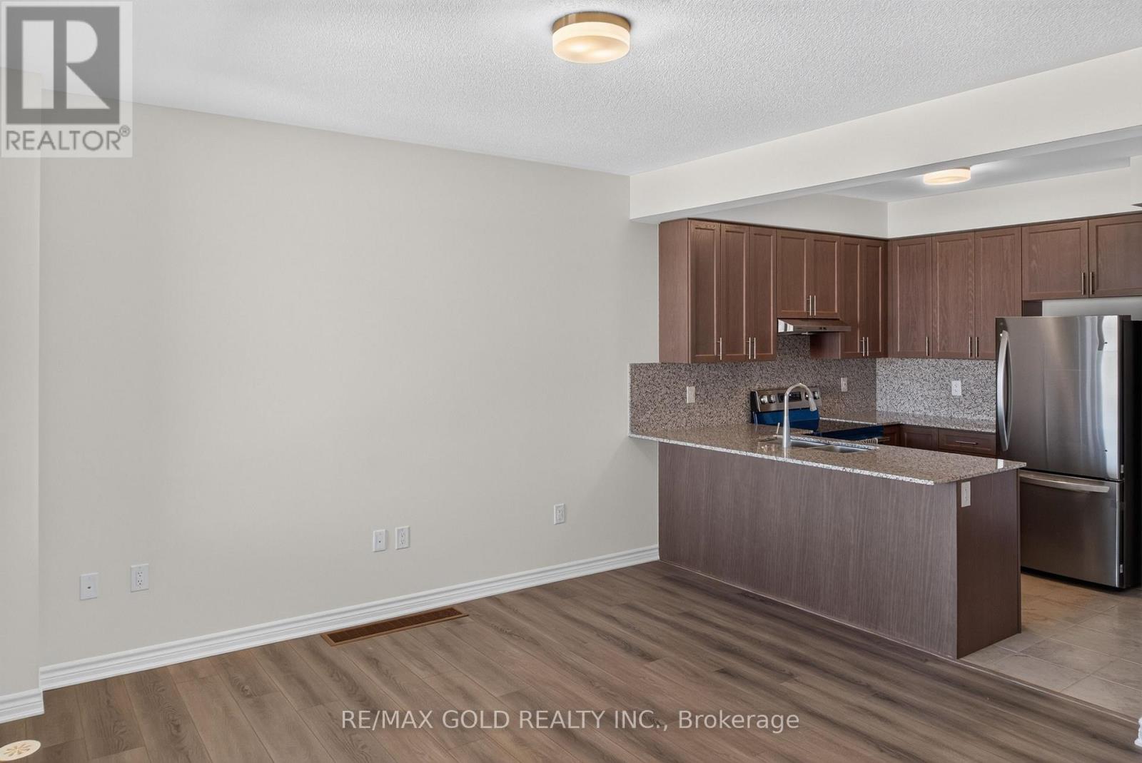 32 Twinflower Way, Brampton, Ontario  L6P 0A1 - Photo 6 - W13704832