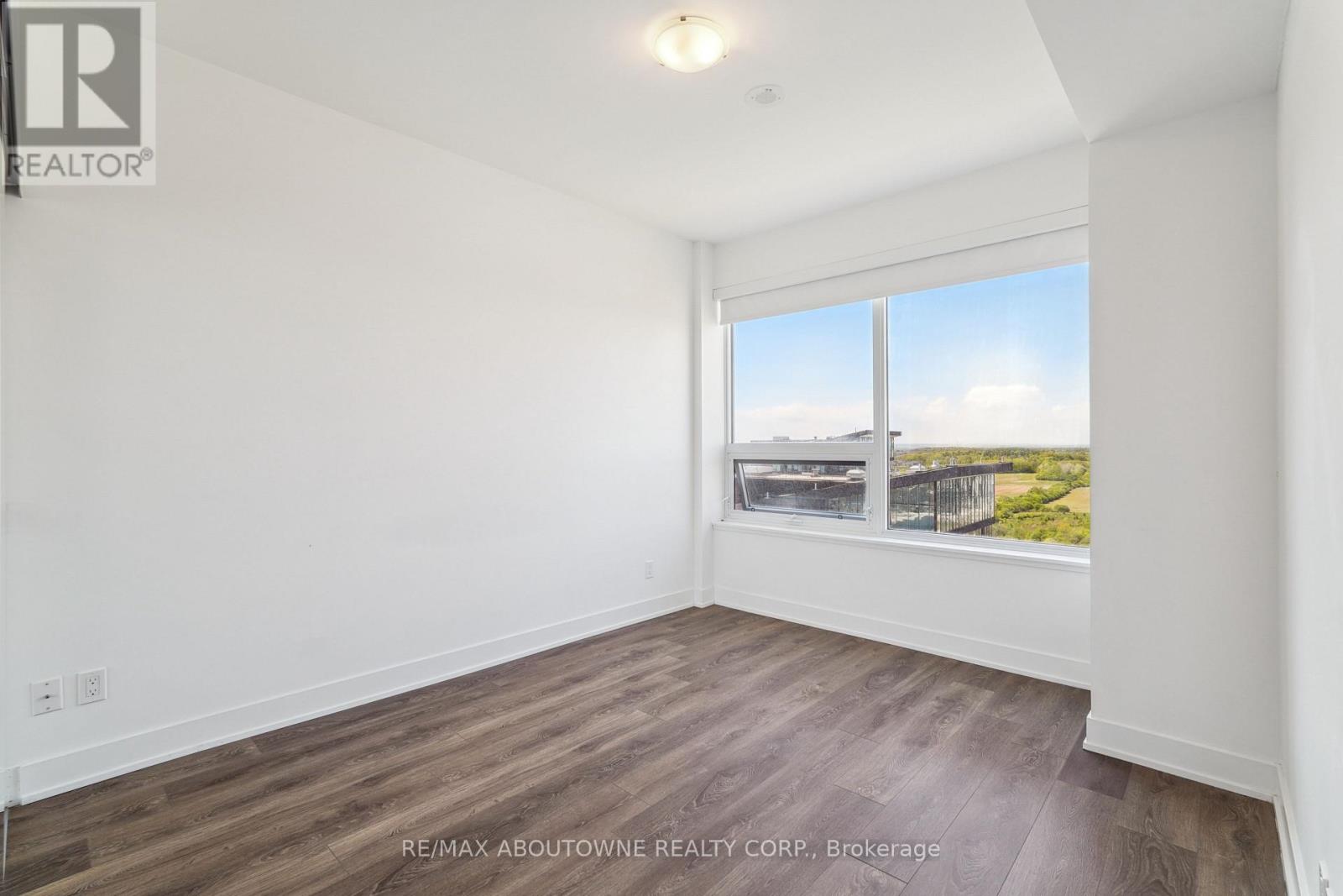 1605 - 297 Oak Walk Drive, Oakville, Ontario  L6H 3R6 - Photo 15 - W13542418