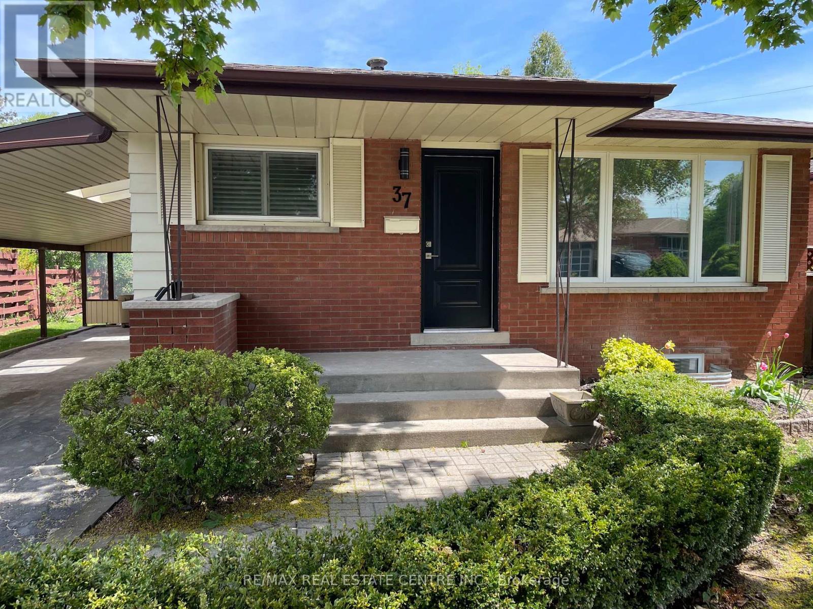 UPPER - 37 GOLDFINCH RD ROAD, Hamilton, Ontario