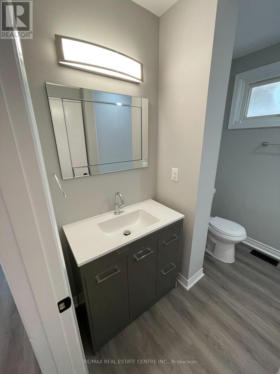 Upper - 37 Goldfinch Rd Road, Hamilton, Ontario  L9A 3W8 - Photo 18 - X13704836