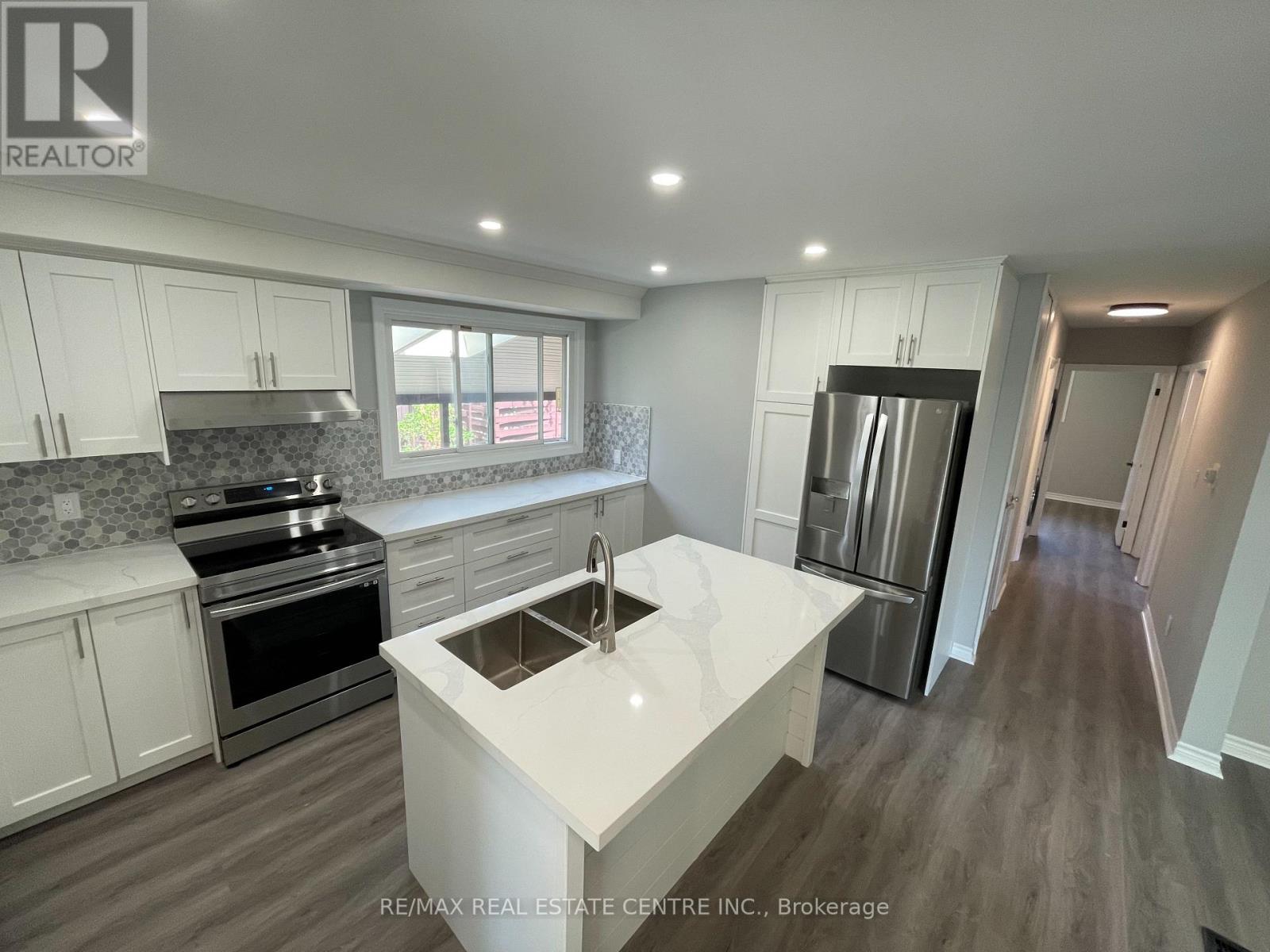 Upper - 37 Goldfinch Rd Road, Hamilton, Ontario  L9A 3W8 - Photo 8 - X13704836