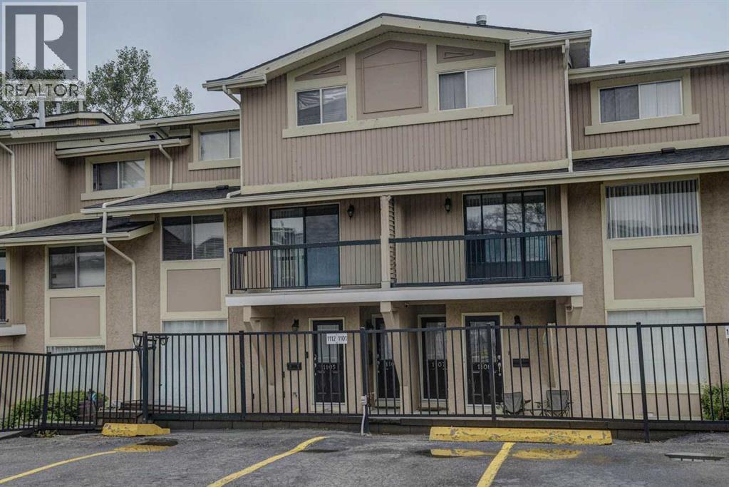 1106, 2200 Woodview Drive Sw, Calgary, Alberta T2W 3N6 - Photo 3 - A2337676
