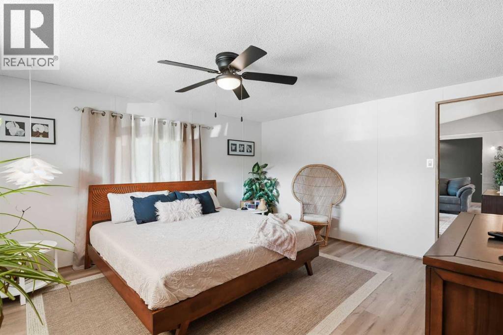 359 Burroughs Circle Ne, Calgary, Alberta  T1Y 6K8 - Photo 15 - A2338887