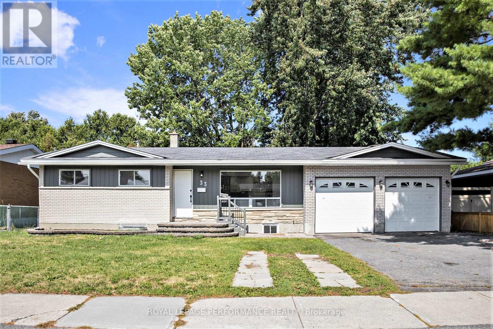 33-B MAJESTIC DRIVE, Ottawa, Ontario