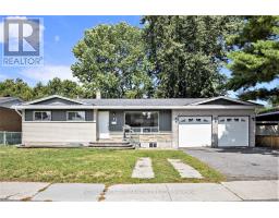 33-B MAJESTIC DRIVE, Ottawa, Ontario