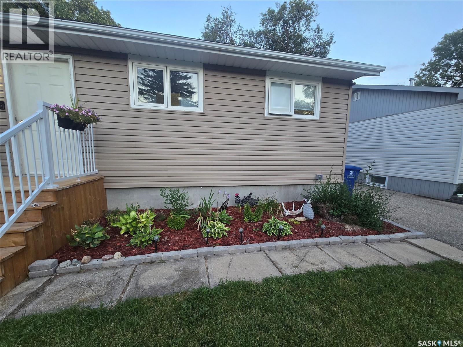 111 Sullivan Street, Stoughton, Saskatchewan  S0G 4T0 - Photo 2 - SK046339
