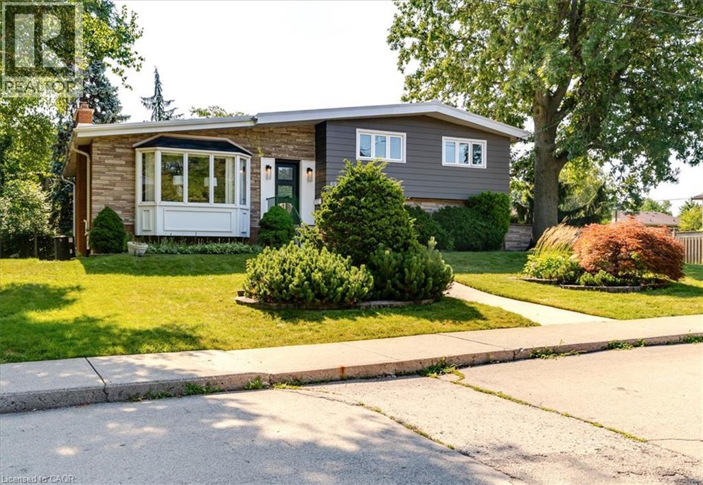 69 Pleasant Avenue, Hamilton, Ontario  L9C 4M8 - Photo 2 - 40847225