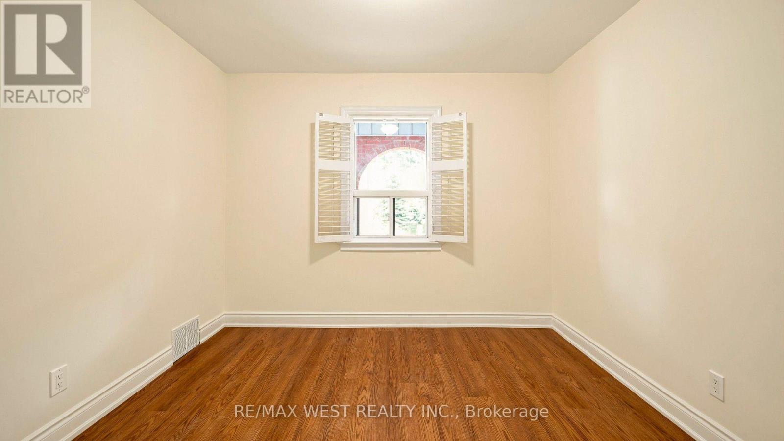 139 Ranee Avenue, Toronto, Ontario  M6A 1N3 - Photo 22 - C13697796