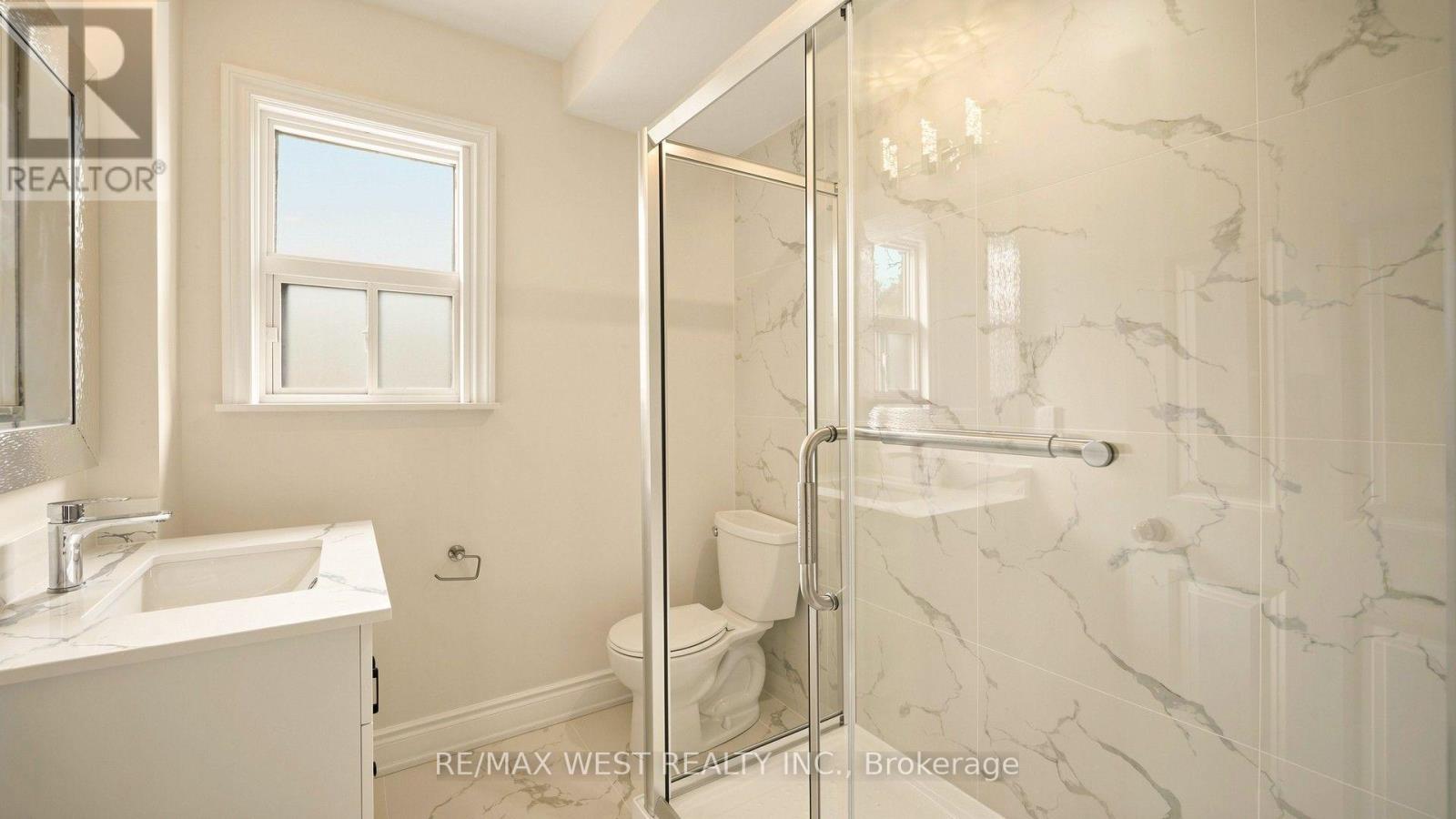 139 Ranee Avenue, Toronto, Ontario  M6A 1N3 - Photo 18 - C13697796