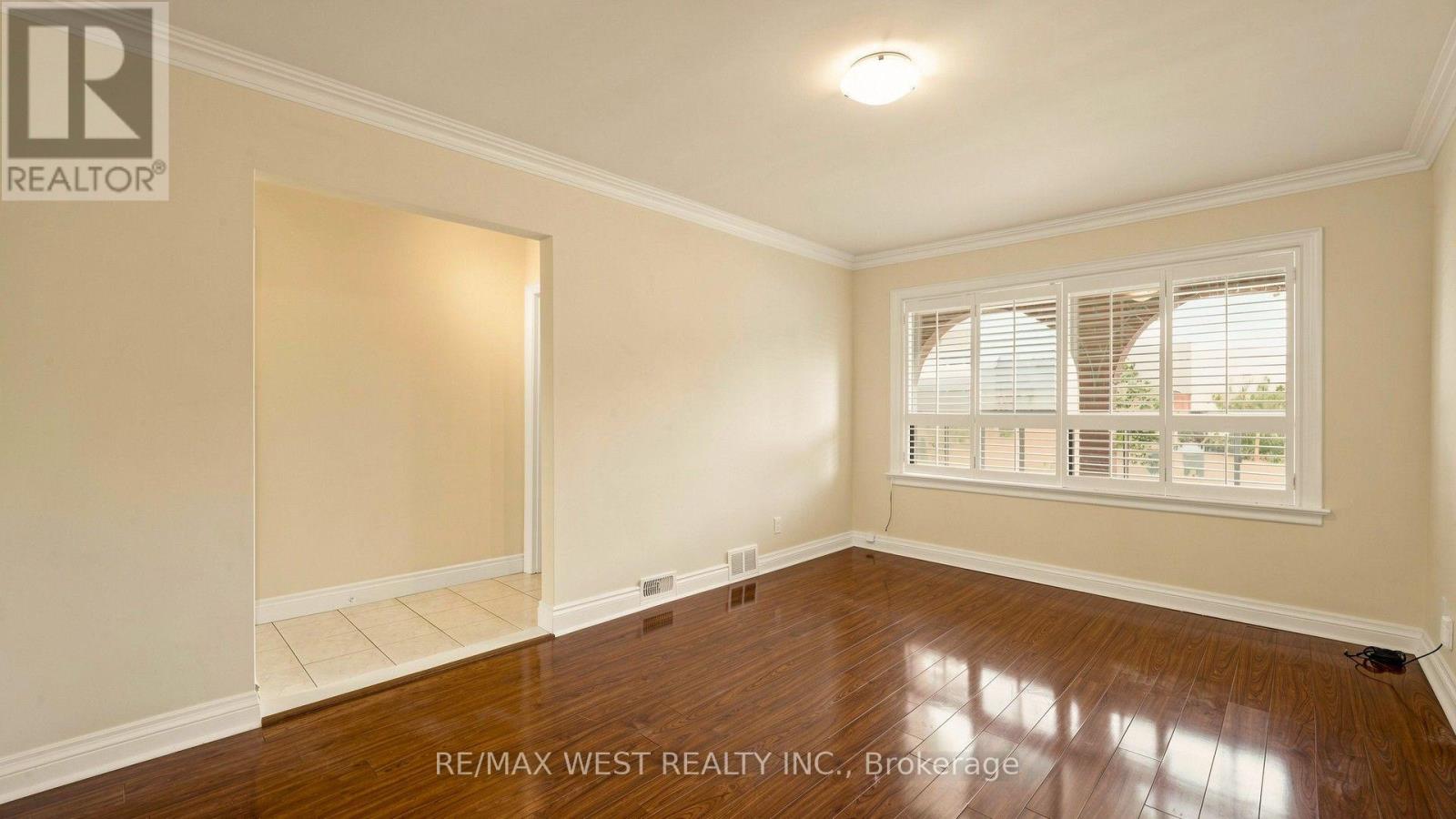 139 Ranee Avenue, Toronto, Ontario  M6A 1N3 - Photo 8 - C13697796