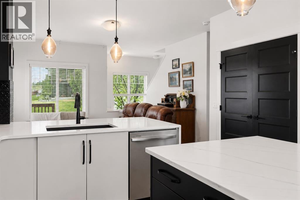 1801, 32 Horseshoe Crescent, Cochrane, Alberta  T4C 2P4 - Photo 10 - A2327837