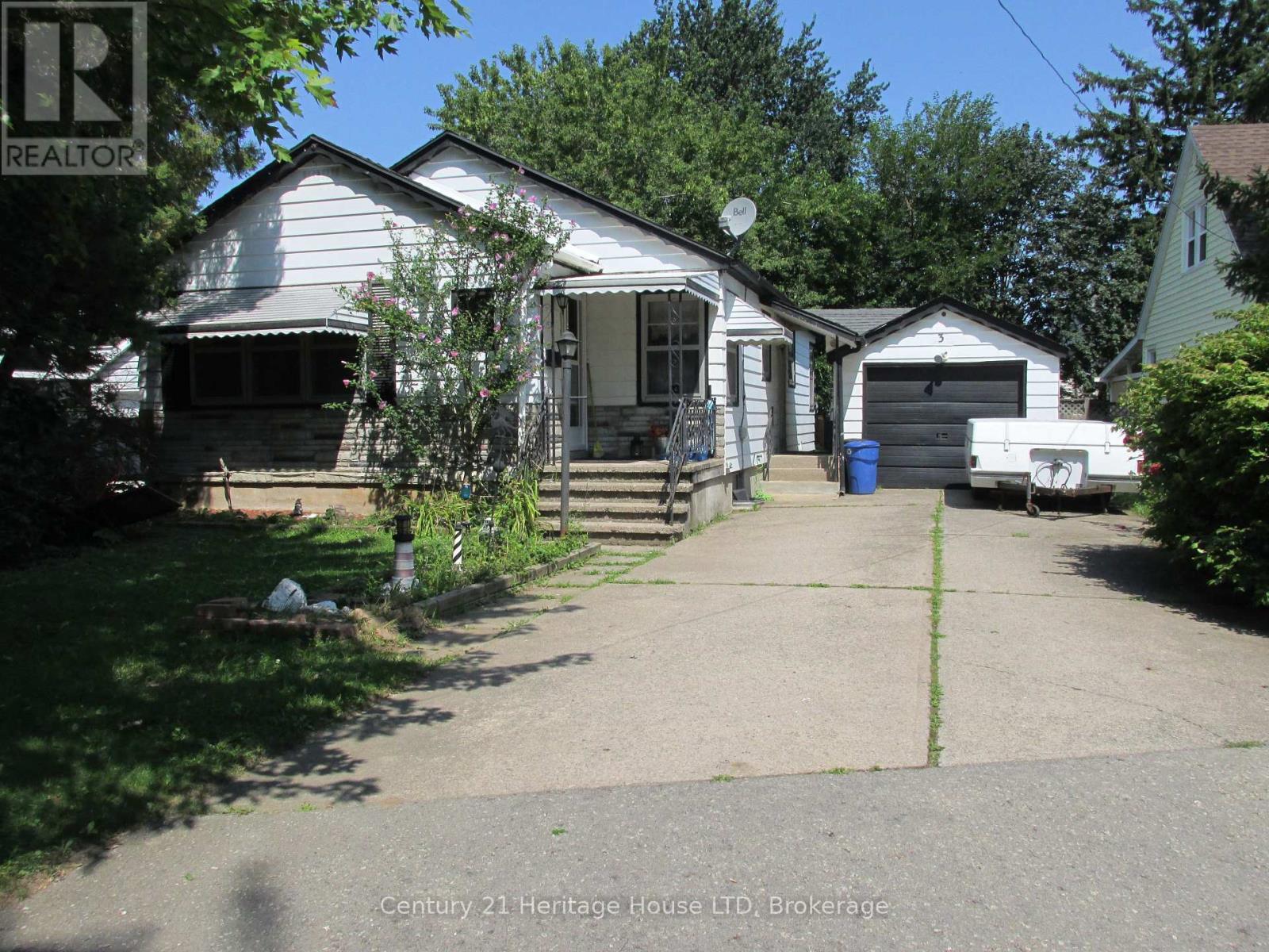 3 MELBA ROAD, St. Catharines, Ontario