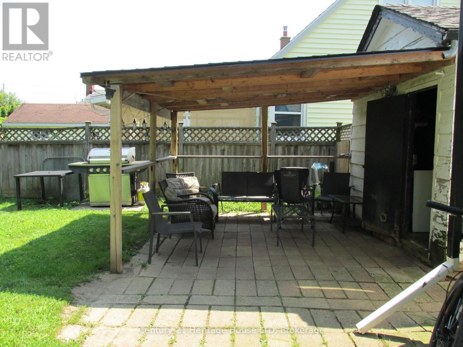 3 Melba Road, St. Catharines, Ontario  L2M 4P5 - Photo 3 - X13704918