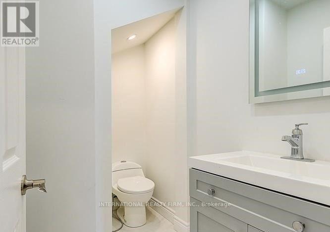 8 Farrell Avenue, Toronto, Ontario  M2R 1C8 - Photo 13 - C13704908