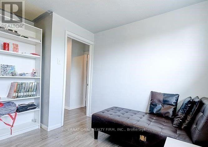 8 Farrell Avenue, Toronto, Ontario  M2R 1C8 - Photo 15 - C13704908