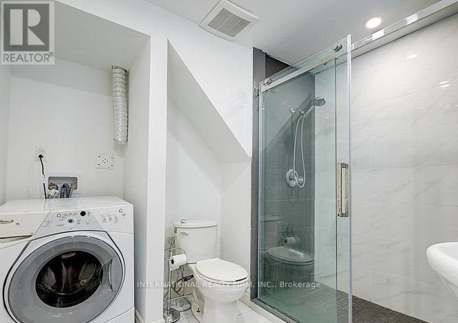 8 Farrell Avenue, Toronto, Ontario  M2R 1C8 - Photo 8 - C13704908