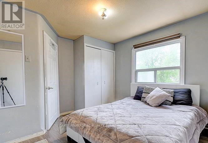 8 Farrell Avenue, Toronto, Ontario  M2R 1C8 - Photo 9 - C13704908
