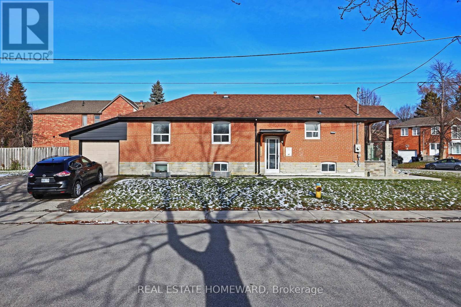 Lower - 2 Harris Park Drive, Toronto, Ontario  M1L 2Z9 - Photo 3 - E13704914
