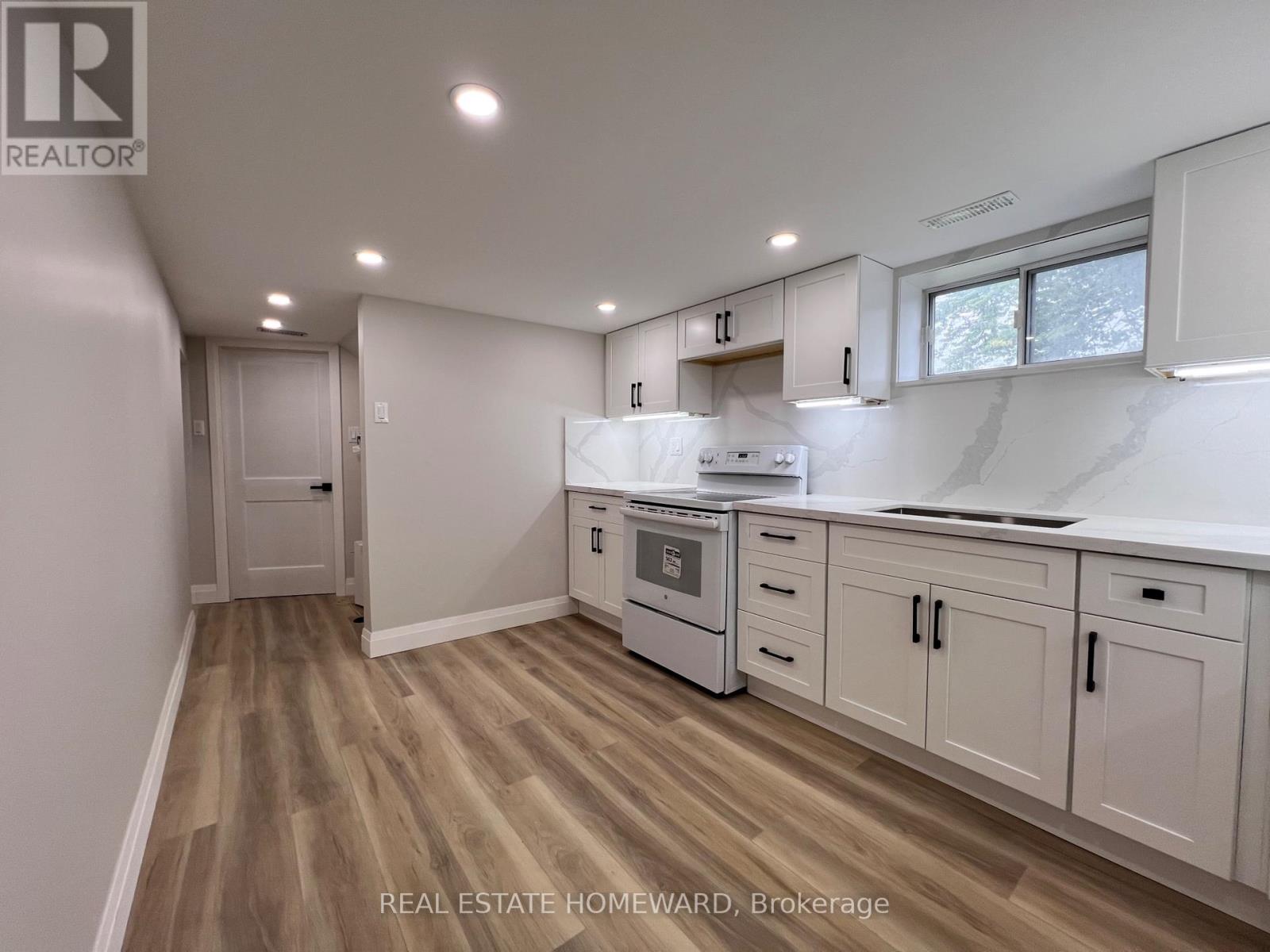 Lower - 2 Harris Park Drive, Toronto, Ontario  M1L 2Z9 - Photo 7 - E13704914