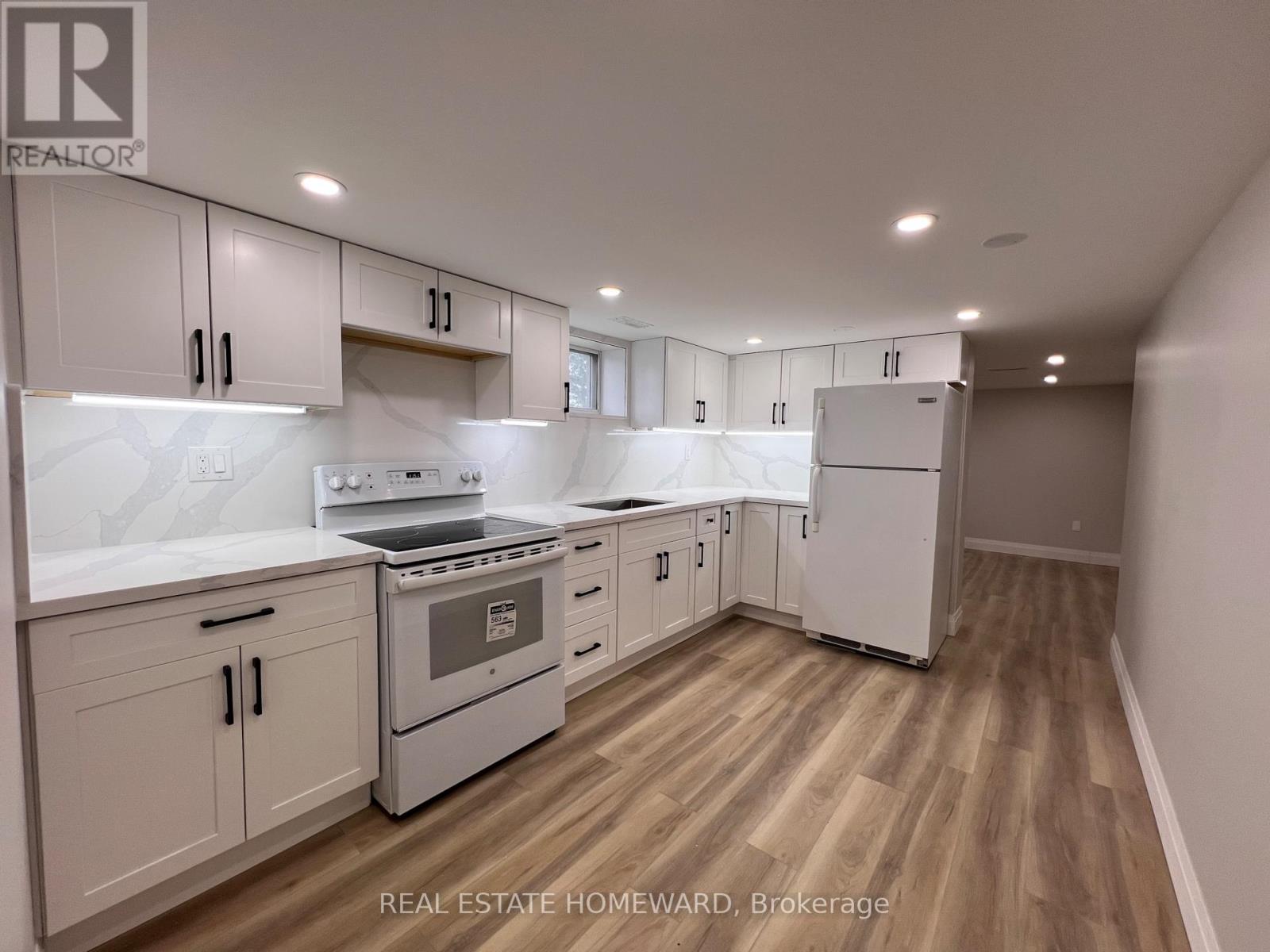 Lower - 2 Harris Park Drive, Toronto, Ontario  M1L 2Z9 - Photo 8 - E13704914