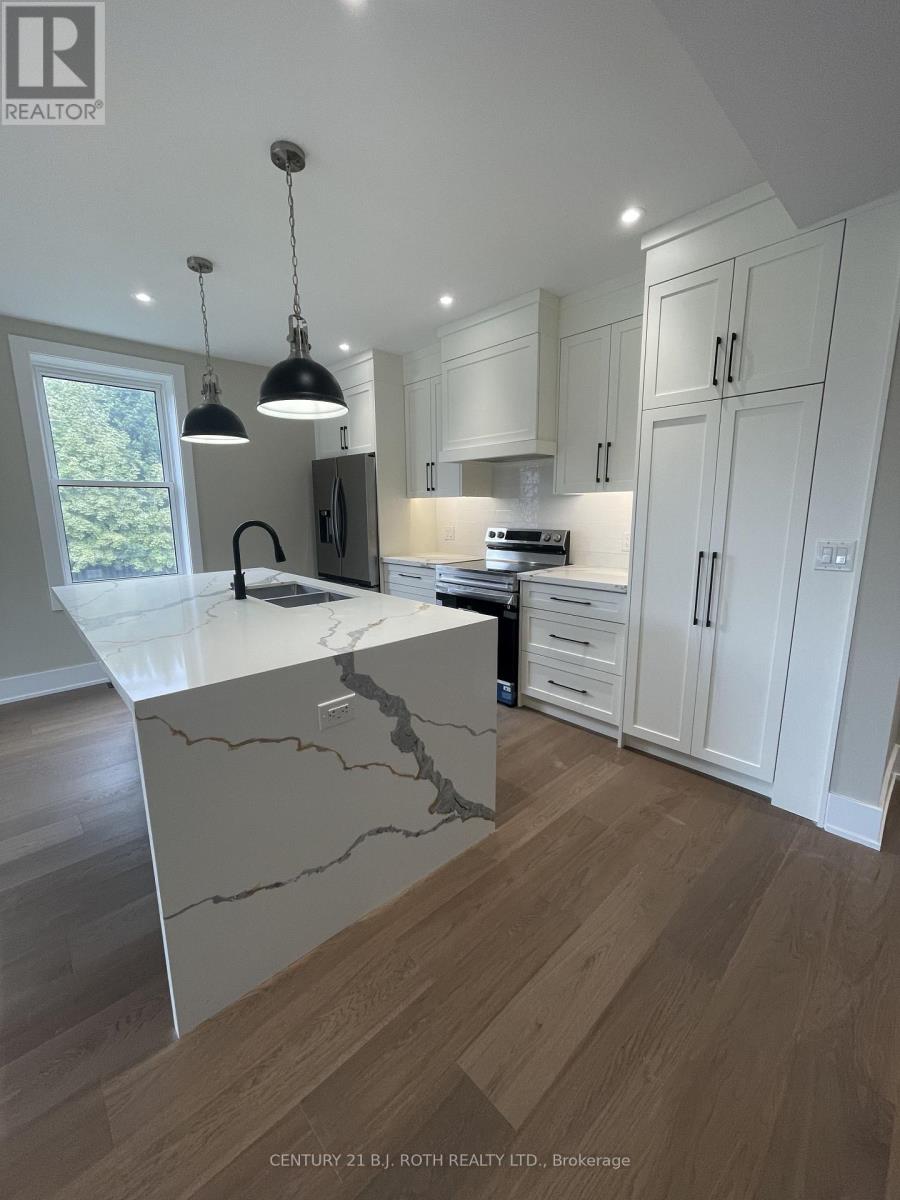 9 Bertram Drive, Springwater, Ontario  L0L 1P0 - Photo 8 - S13704890