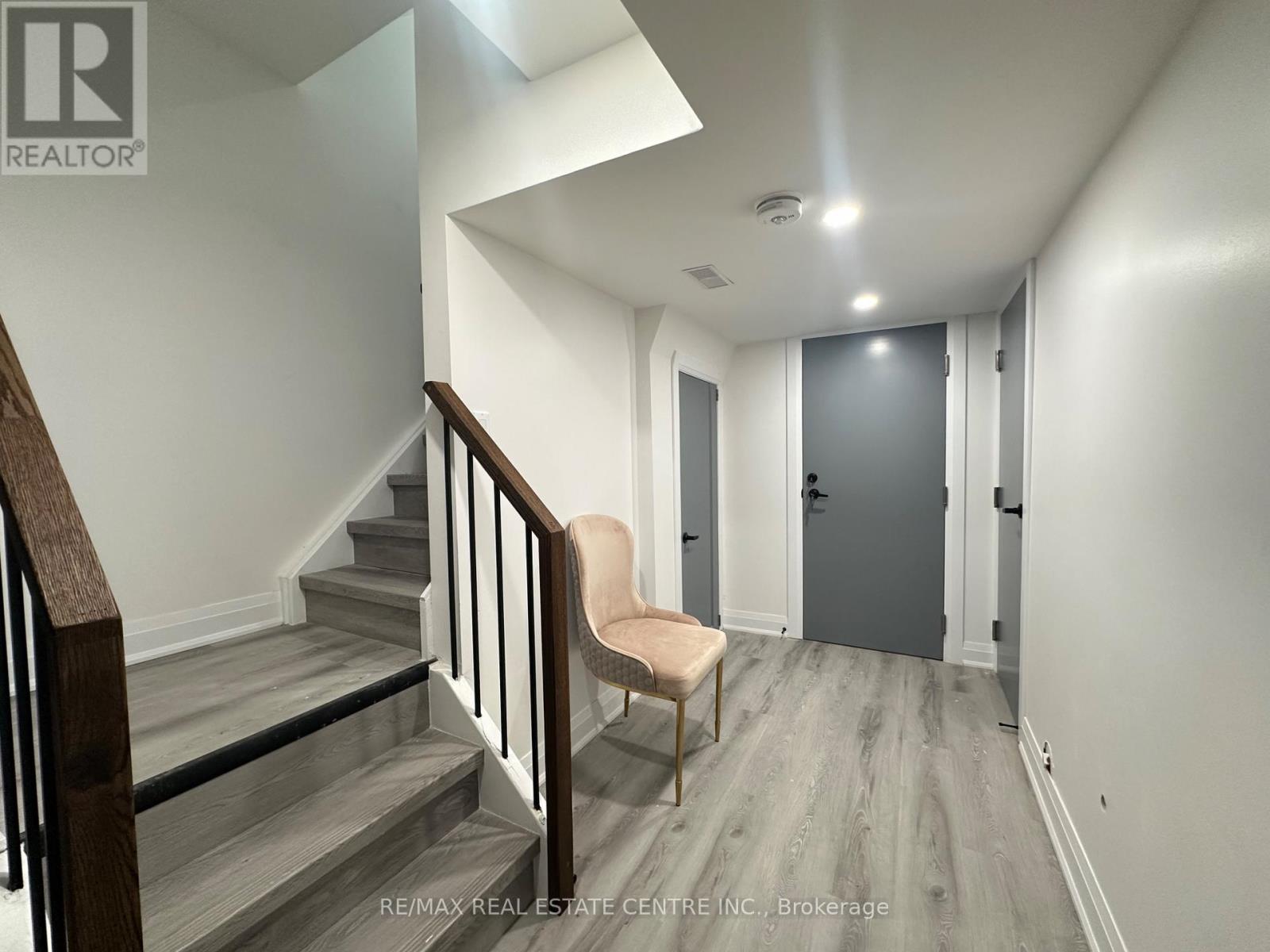 Basement Apartment - 23 Oblate Crescent, Brampton, Ontario  L6Y 0K2 - Photo 3 - W13704898