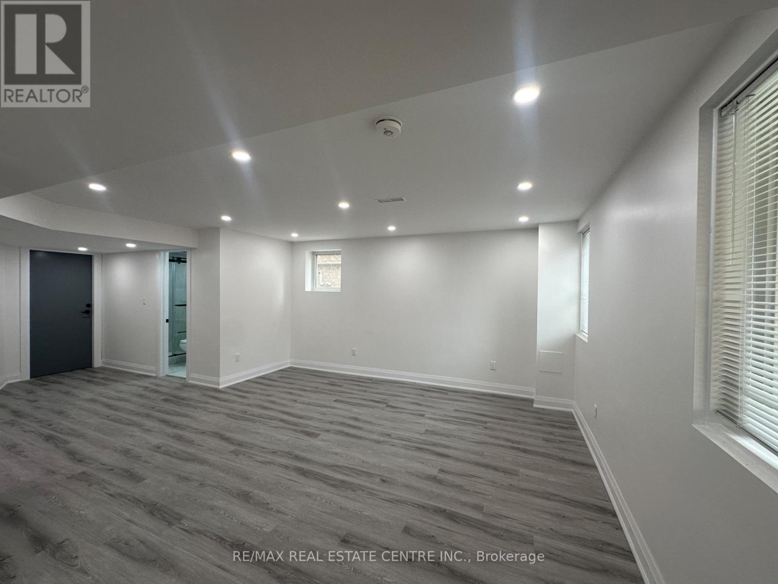 Basement Apartment - 23 Oblate Crescent, Brampton, Ontario  L6Y 0K2 - Photo 6 - W13704898
