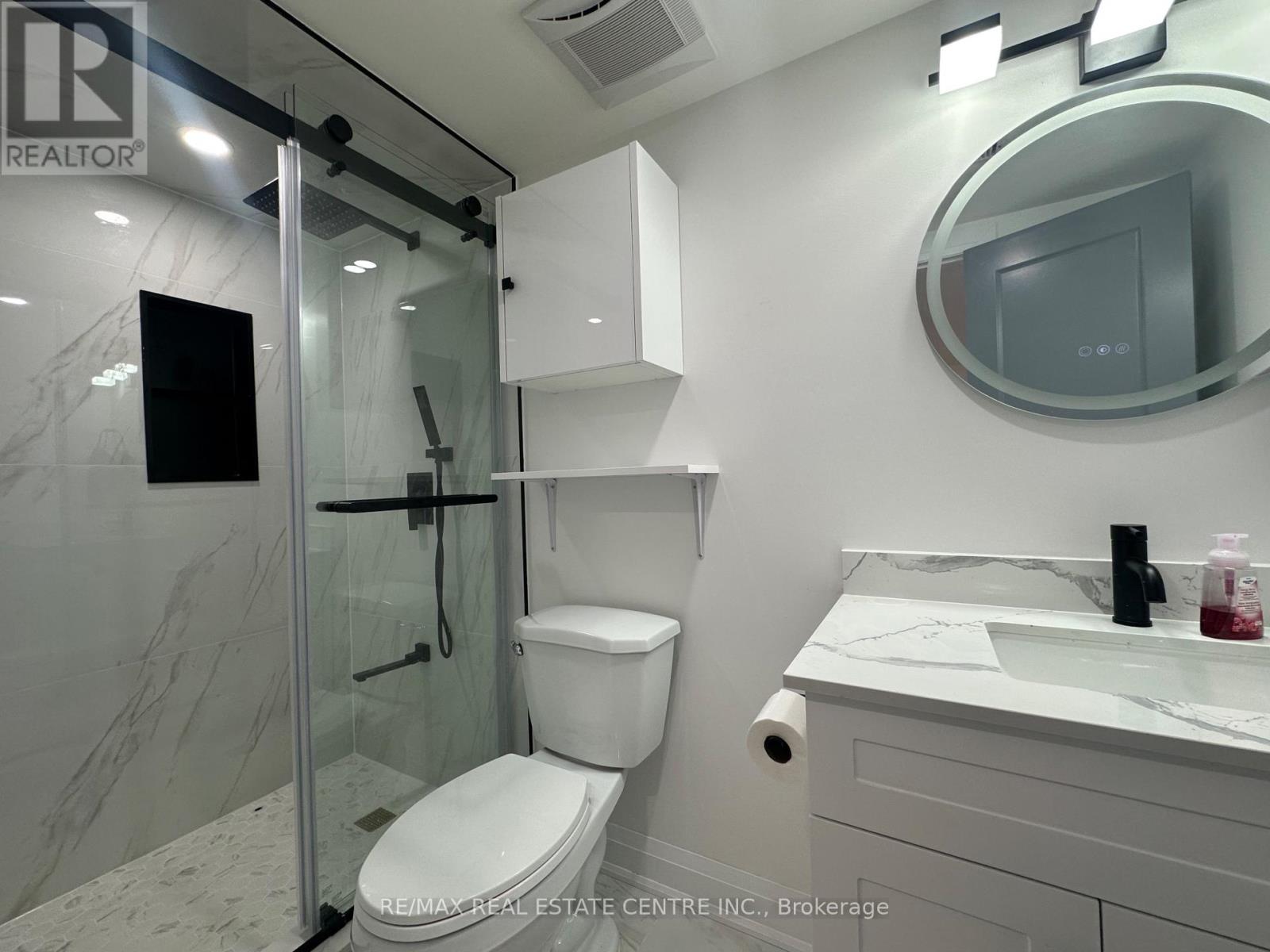 Basement Apartment - 23 Oblate Crescent, Brampton, Ontario  L6Y 0K2 - Photo 7 - W13704898