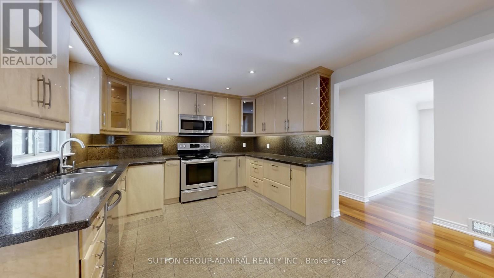 129 Crestwood Road, Vaughan, Ontario  L4J 1A7 - Photo 11 - N13052666