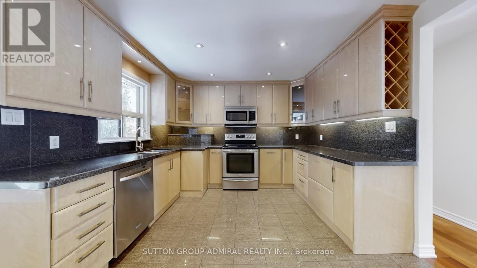 129 Crestwood Road, Vaughan, Ontario  L4J 1A7 - Photo 10 - N13052666