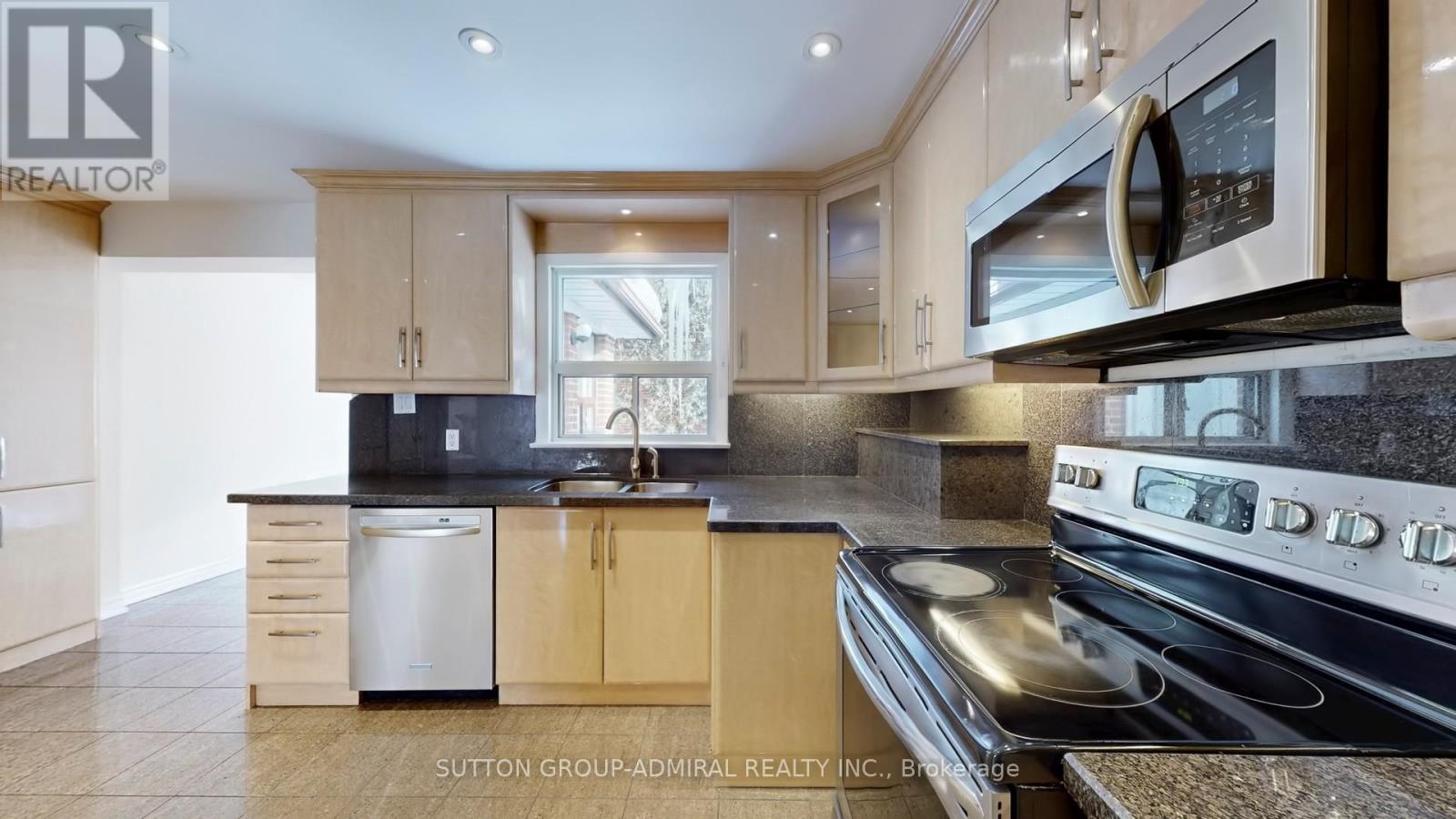 129 Crestwood Road, Vaughan, Ontario  L4J 1A7 - Photo 12 - N13052666