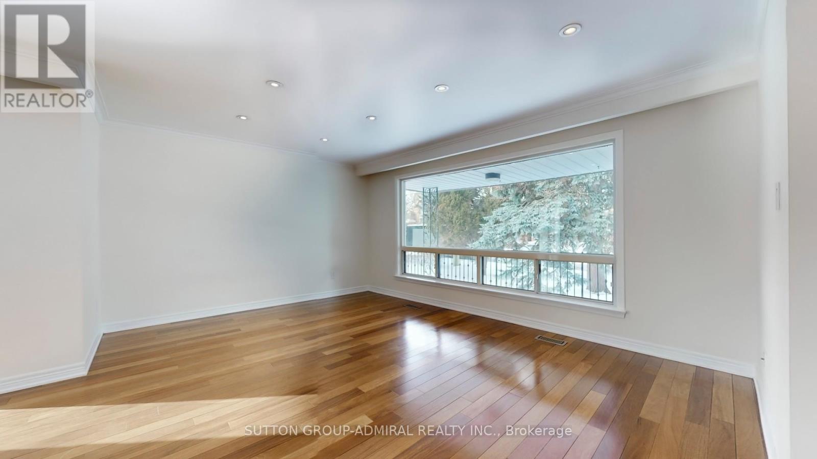 129 Crestwood Road, Vaughan, Ontario  L4J 1A7 - Photo 4 - N13052666