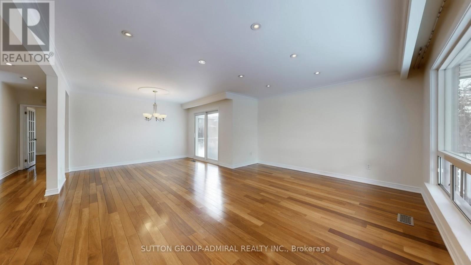 129 Crestwood Road, Vaughan, Ontario  L4J 1A7 - Photo 5 - N13052666